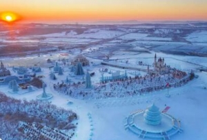 �U������Ȧ չ�F������ �L����ѩ�����ƽ������M�|�ρ�